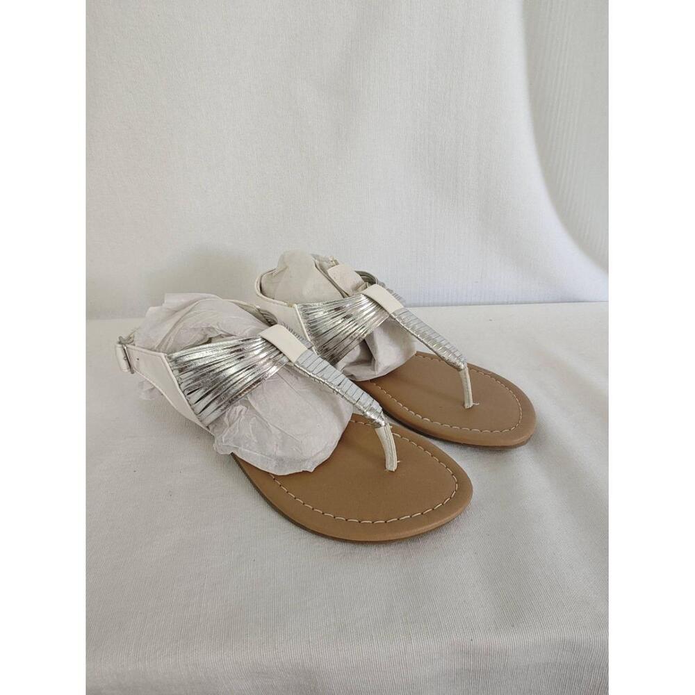 Mia Kids Sandals Harlow While Silver Metallic Thong T-Strap Flats‎ Girls Youth 1